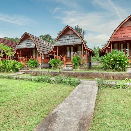 Dekara Cottages Ped Luaran gambar