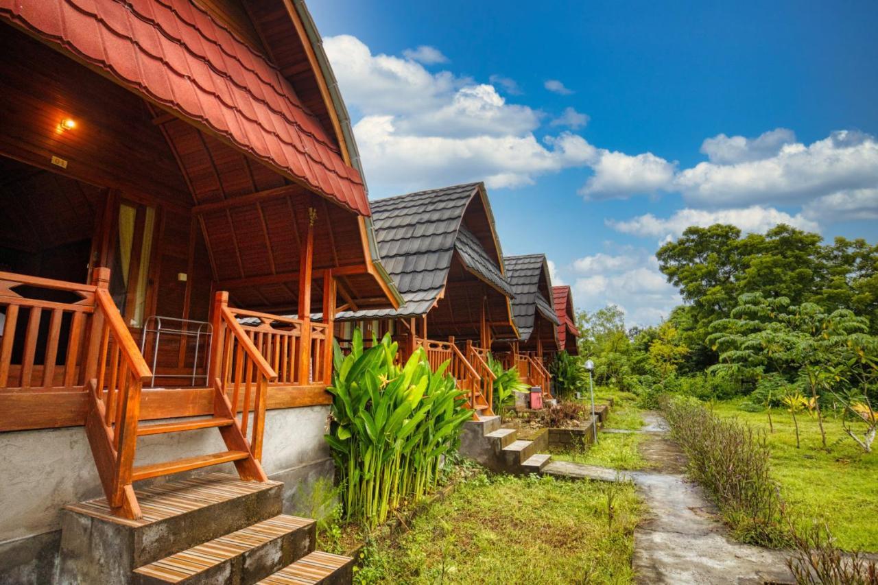 Dekara Cottages Ped Luaran gambar